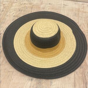 Elegant Two-Tone Wide Brim Hat